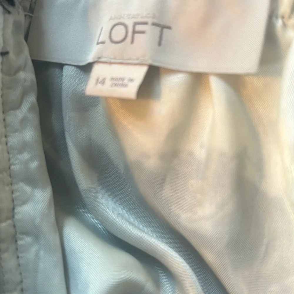 Loft by Ann Taylor ladies skirt size 14. Good condition. Elastic waist lined